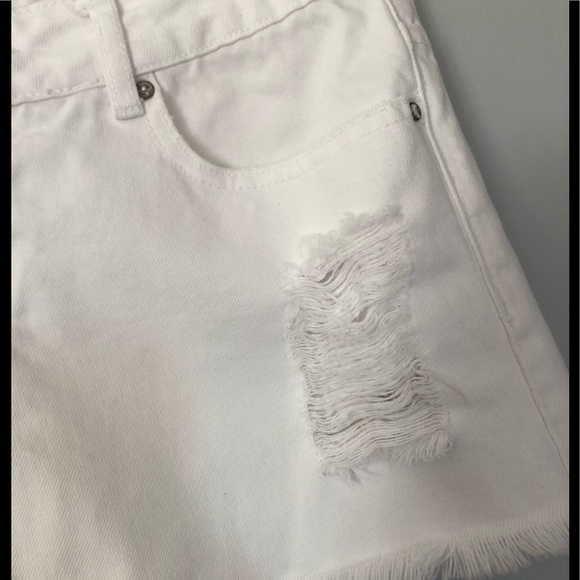 Forever21 distressed short/white size 27 - Picture 4 of 5
